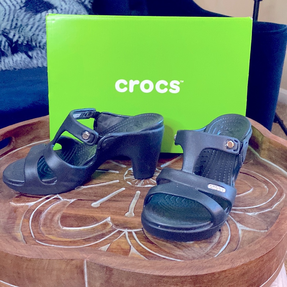 Crocs Cyrus V Heel in Black